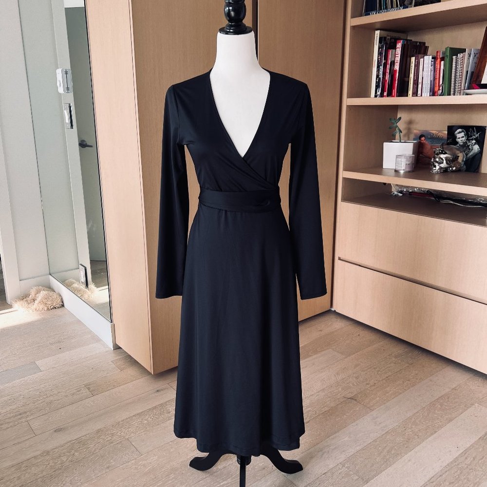Aritzia Babaton | NOLA Long Sleeve Wrap Dress | Medium | Black